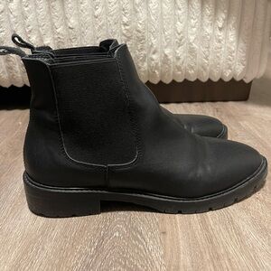 Steve Madden Black Chelsea Boots